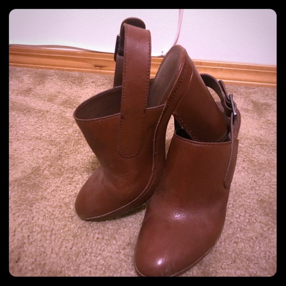 Vince. Sz 8. Leather sling back mules